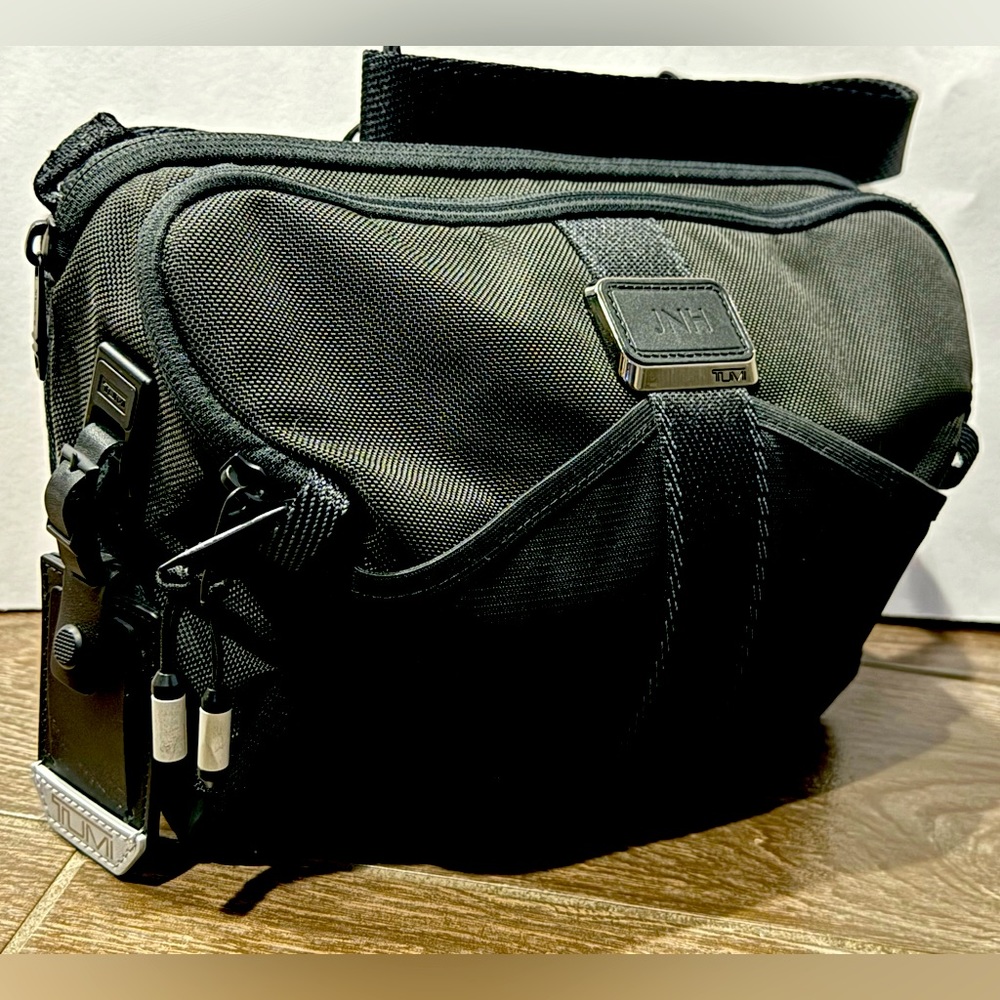 Tumi ALPHA BRAVO
Esports Pro Crossbody